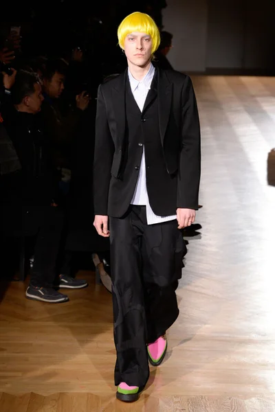 Look 19